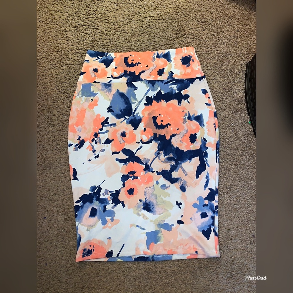 Floral stretch pencil skirt